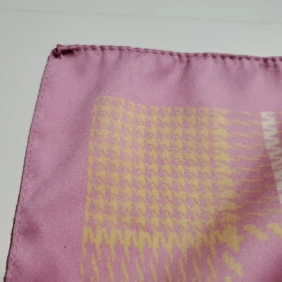 Vintage Italian Scarf LAVENDER & YELLOW HOUNDSTOOTH Silk Like 20" SQUARE - Picture 3 of 6